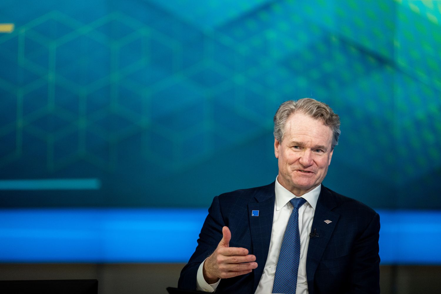 Bank of America CEO Moynihan Predicts Economic Growth Despite 'Risks' in 2026