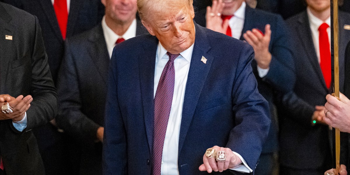 Stocks: ‘Dedollarization’ is dead—investors discount Trump's drama as they pile into U.S. assets