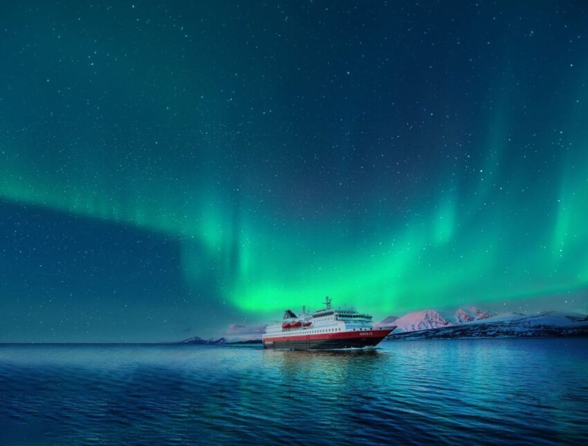 Hurtigruten - travel and tour world