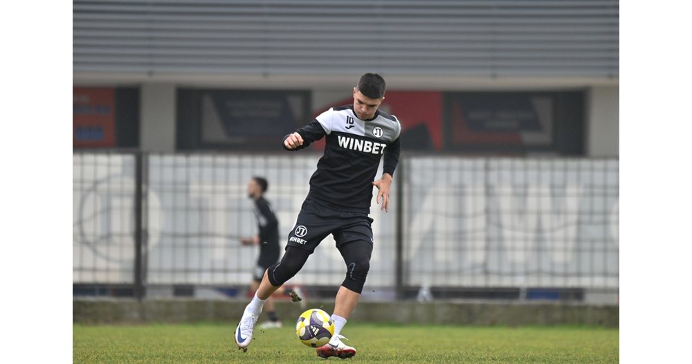 Божинов и Кривия започнаха с “Локо” (Пд)