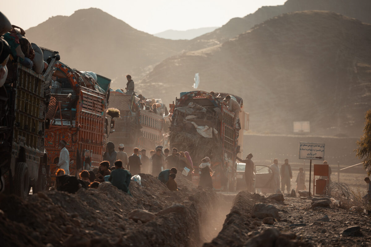 Pakistan deports more than 2,400 migrants in a single day