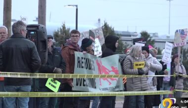 Advocates support immigrants at DHS office, stories from year of increased ICE efforts