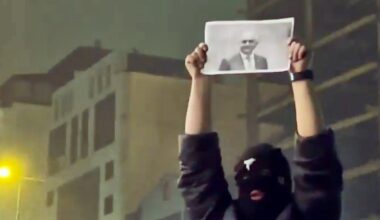 Trump warns Tehran that US ‘stands ready to help’ Iranian protesters as regime crackdown intensifies