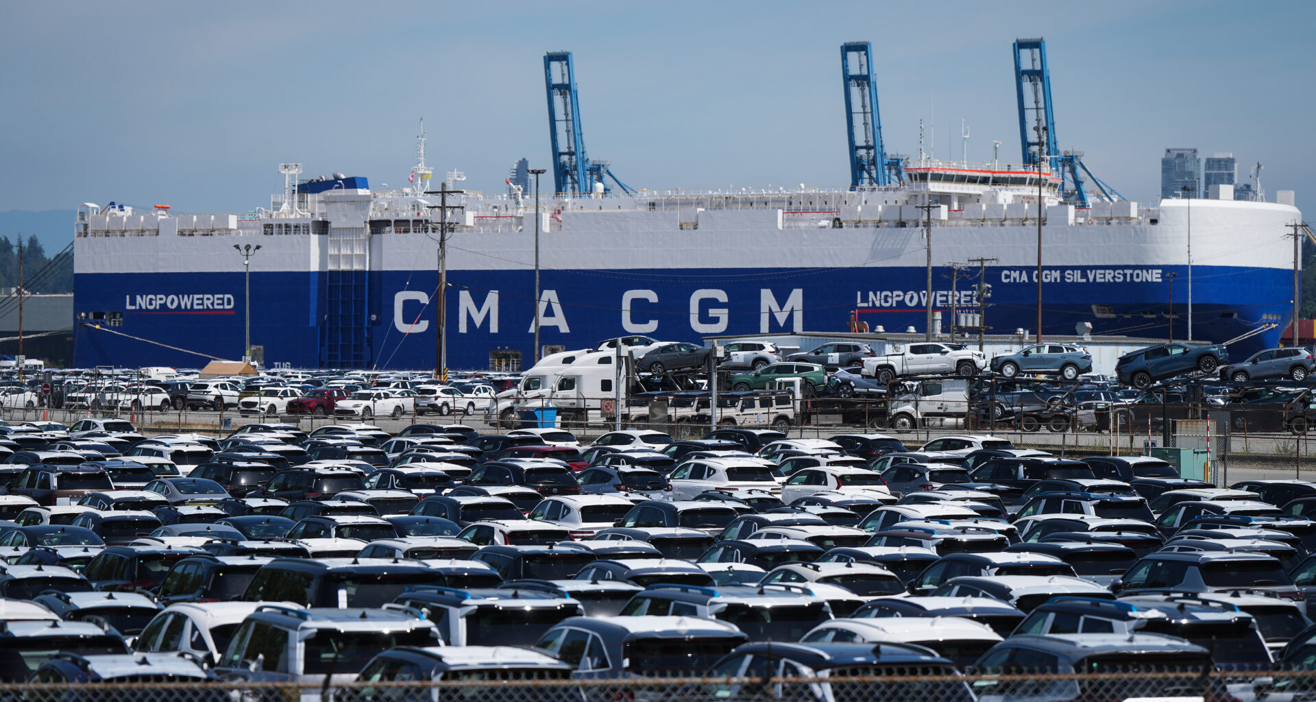 Canada’s trade deficit widens in November on drop in gold, auto shipments