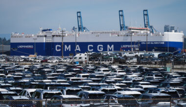 Canada’s trade deficit widens in November on drop in gold, auto shipments