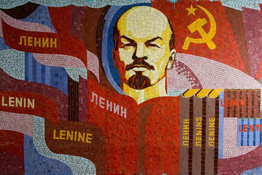 A Soviet-era mural depicting Vladimir Lenin in Kurchatov, Russia. Photo: Unsplash.