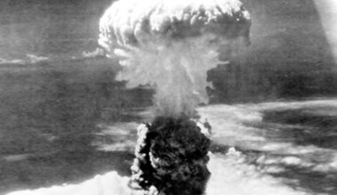 Review of 'The Nuclear Age' by Serhii Plokhy