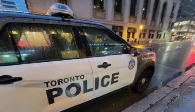 Pedestrian serriously hurt in downtown Toronto hit-and-run
