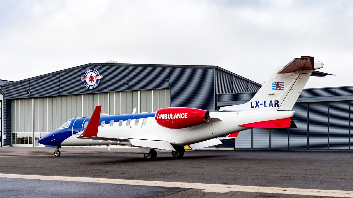 Vendredi soir, deux avions doivent décoller en direction de la Suisse.