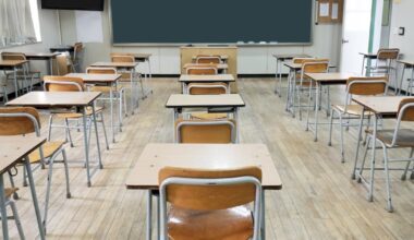 Freezing weather causing school closures in Manitoba - CTV News