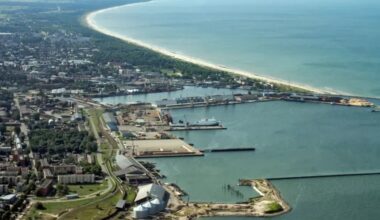 Baltic cable probe widens as Latvia finds no link to inspected ship