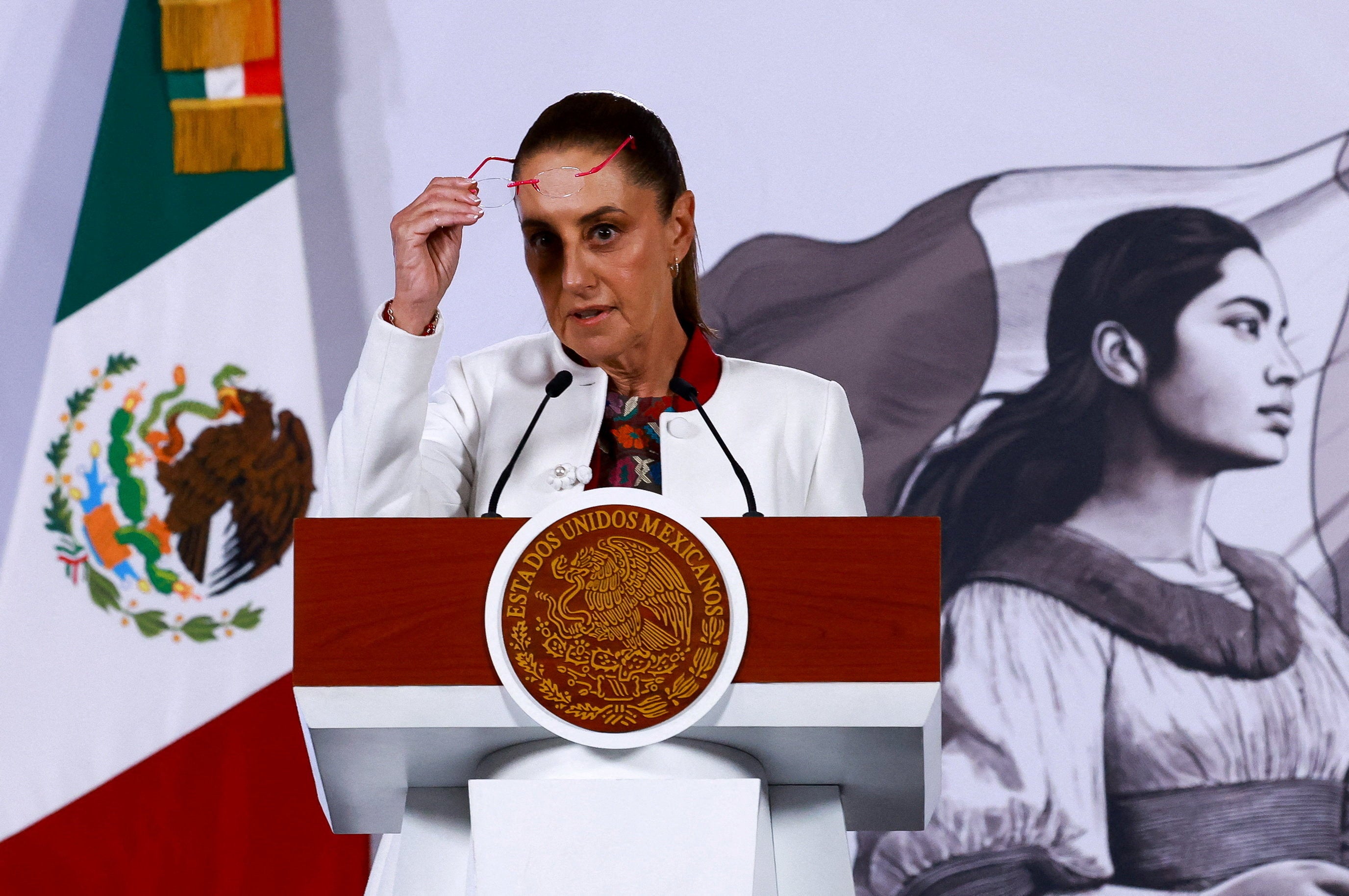 Mexican President Claudia Sheinbaum reiterated her opposition to the U.S. capturing Venezuelan President Nicolás Maduro