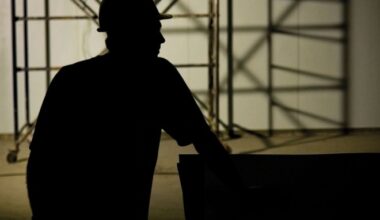 Modern-slavery-construction-worker-silhouette_660.jpg
