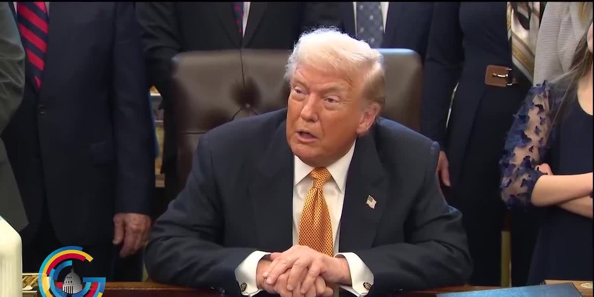 Pres. Trump pressures Greenland to join US