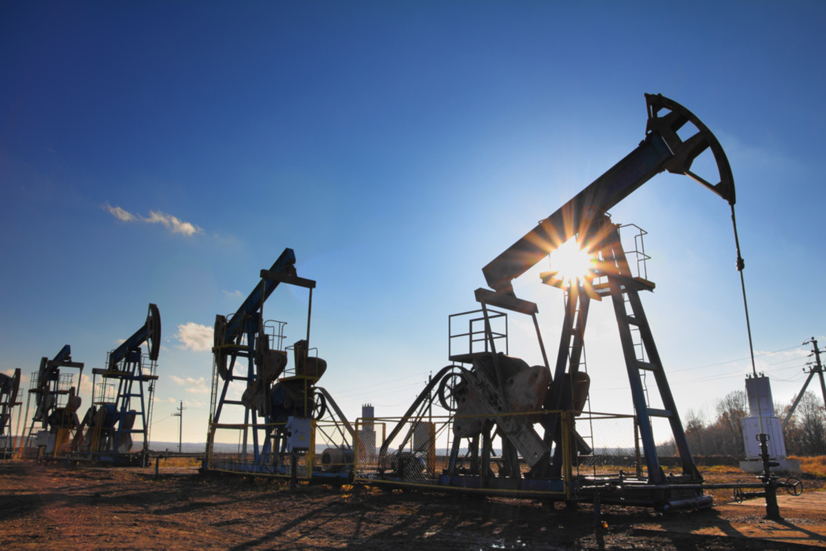 Oil prices fall to $63.61 as easing geopolitical risks calm supply concerns