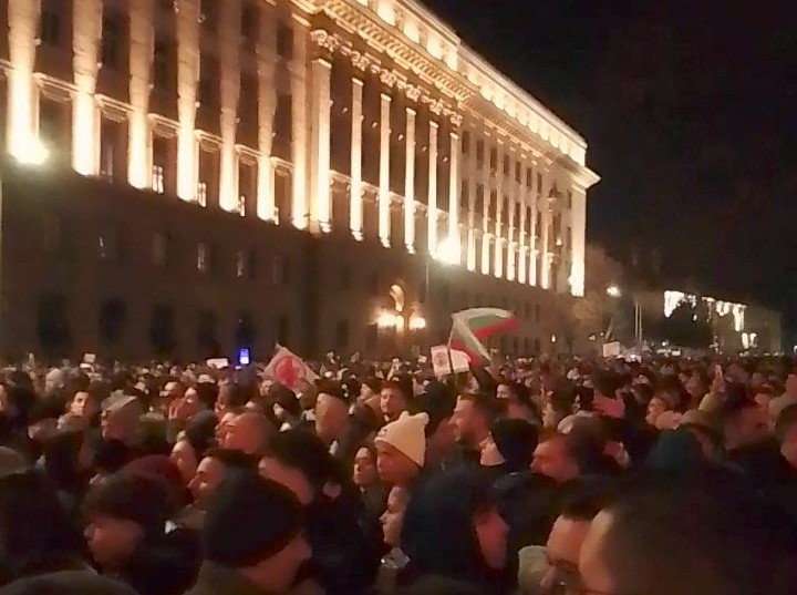 Bulgaria facing big changes after government collapse