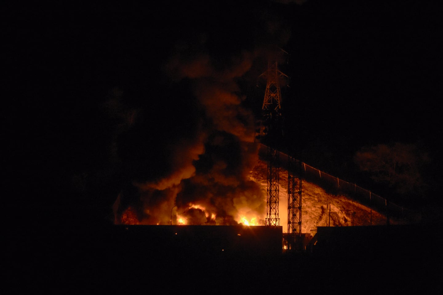 Picture of fire at Fuerte Tiuna, Venezuela's largest military complex, after a series of explosions in Caracas.