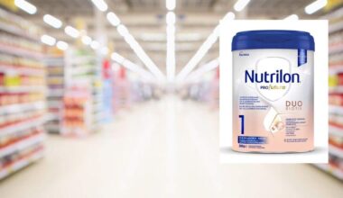 En France, deux enquêtes pénales ont été ouvertes à Bordeaux et Angers après les morts récentes de deux nourrissons ayant consommé un lait infantile rappelé par Nestlé.