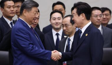 S. Korea’s Lee visits China as Japanese media warn of Beijing outreach
