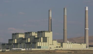 Trump administration orders aging Colorado coal plant to stay open, one day before closing