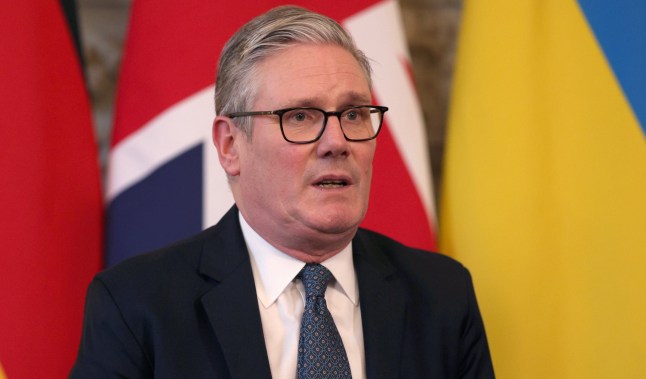 epa12578574 Britain's Prime Minister Keir Starmer speaks ahead of a meeting with the leaders of Ukraine, Germany and France at 10 Downing Street in London, Britain, 08 December 2025. EPA/ADRIAN DENNIS / POOL MAXPPP OUT