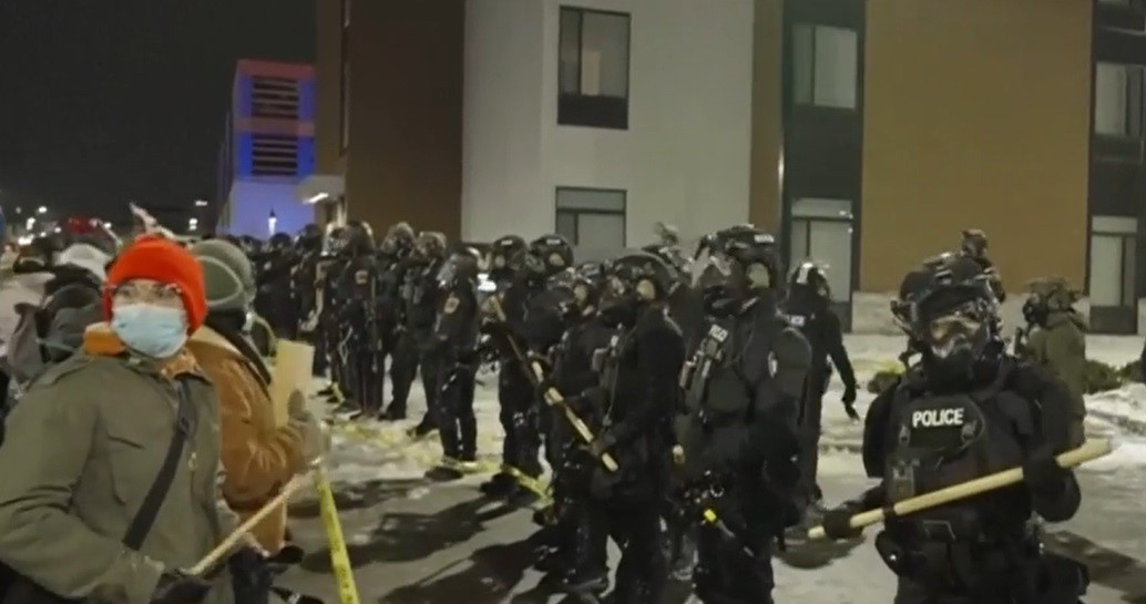 Trump l-a retras pe şeful ICE "Darth Vader", după cele două crime şi valul de proteste