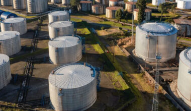 Venezuela cuts oil output amid mounting sanctions