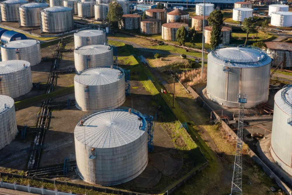 Venezuela cuts oil output amid mounting sanctions