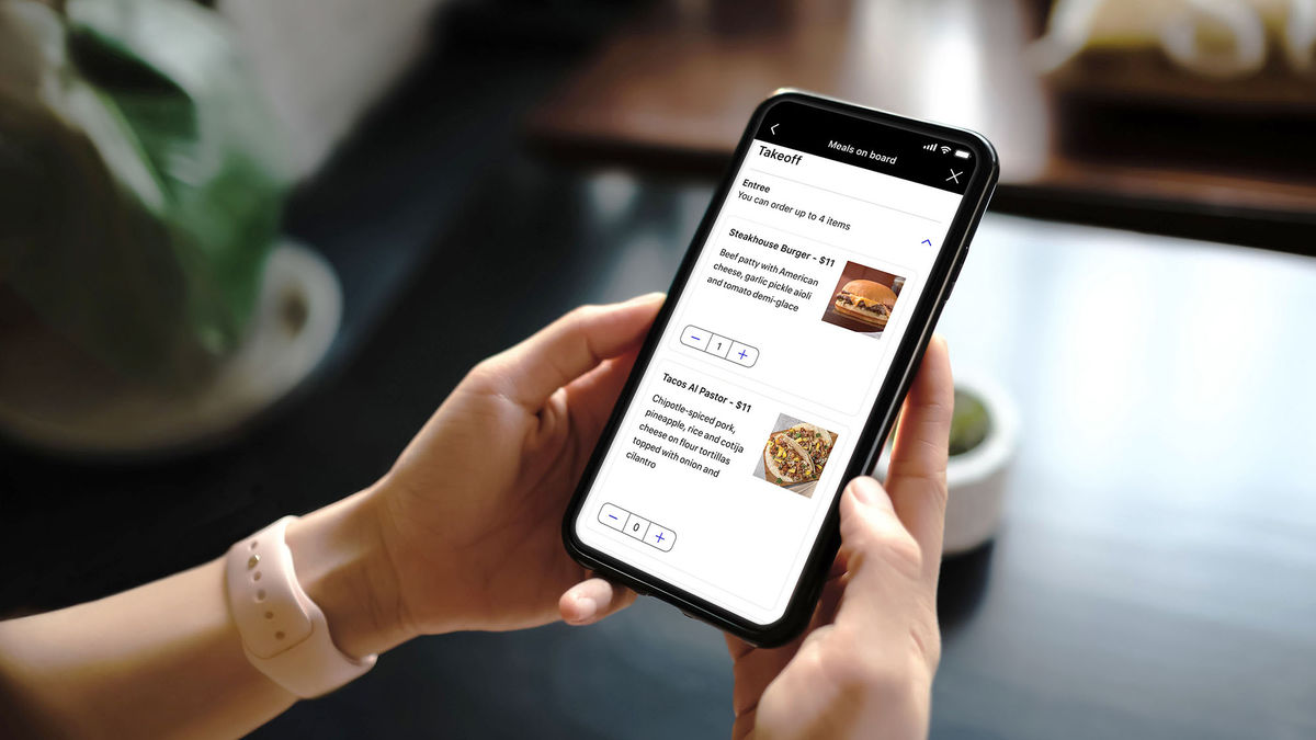 United launches advance meal purchase for economy flyers: Travel Weekly