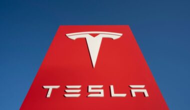 Elon Musk Says He Hasn't Sold Tesla Stock For Over Three Years: 'Bought A Billion Dollars...' - Tesla (NASDAQ:TSLA)
