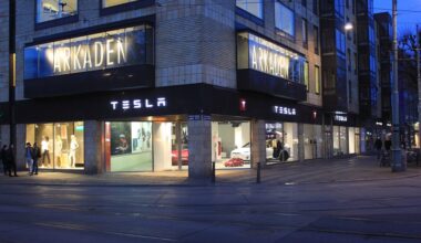 Tesla Sweden maintains Trelleborg port deal despite union blockade