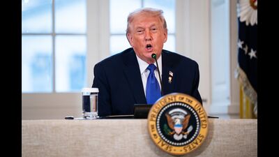 The Trump administration is planning to offer heavy compensation to Greenland residents instead of their wealth. This is a new version of “divide and rule” (Bloomberg)