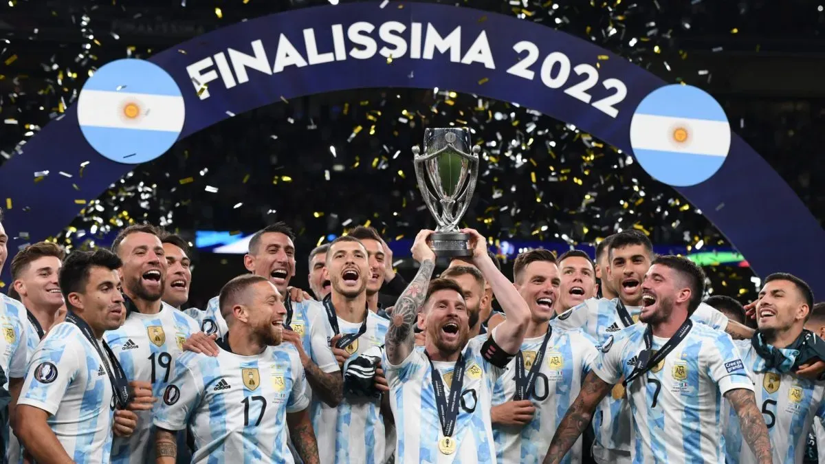 Lionel Messi's Argentina lifting 2022 Finalissima trophy