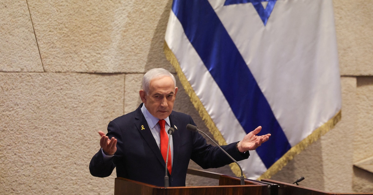 Le Premier ministre israélien Benjamin Netanyahu s'exprime lors d'une session plénière de la Knesset, le Parlement israélien, à Jérusalem, le 5 janvier 2026. REUTERS/Ronen Zvulun