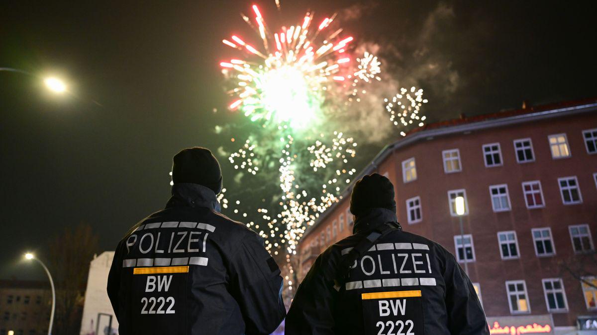 Silvester in Berlin: Polizei meldet zahlreiche Festnahmen wegen gefährlicher Böllerei