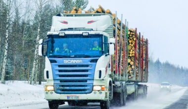 Industrial roundwood purchases in Finland fall 28% in December