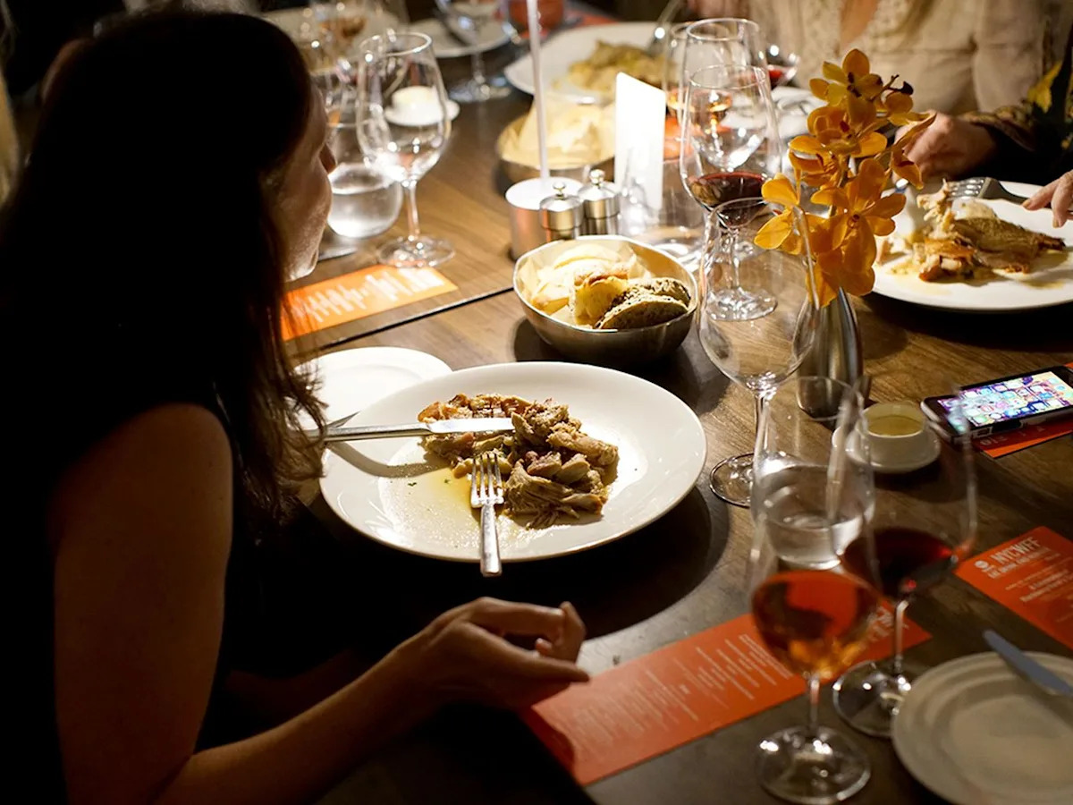 Canadian restaurants spending 37% more on food due to trade war with U.S., survey finds