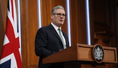 Starmer tells Trump to back off over threat of Greenland trade war