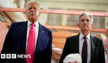 Trump faces extraordinary moment in spat with Fed chair Powell