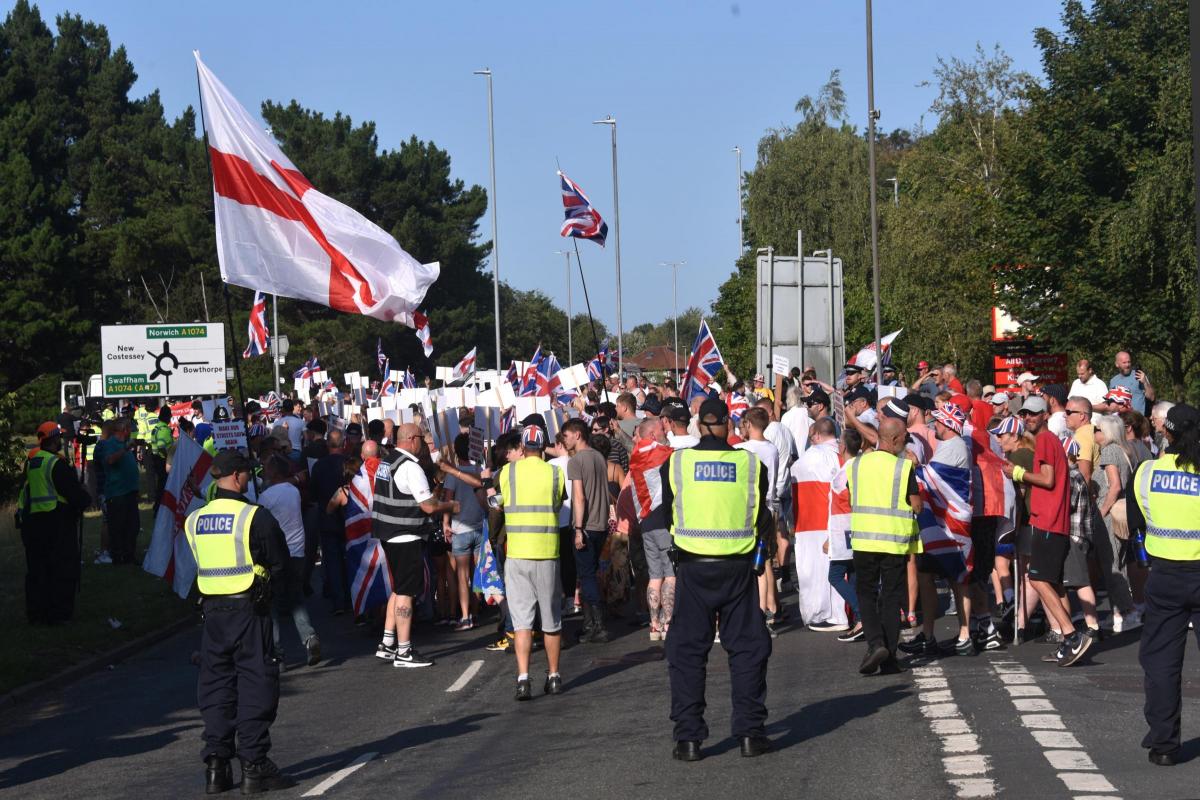 Protesters accused of blocking food deliveries to hotel housing asylum seekers