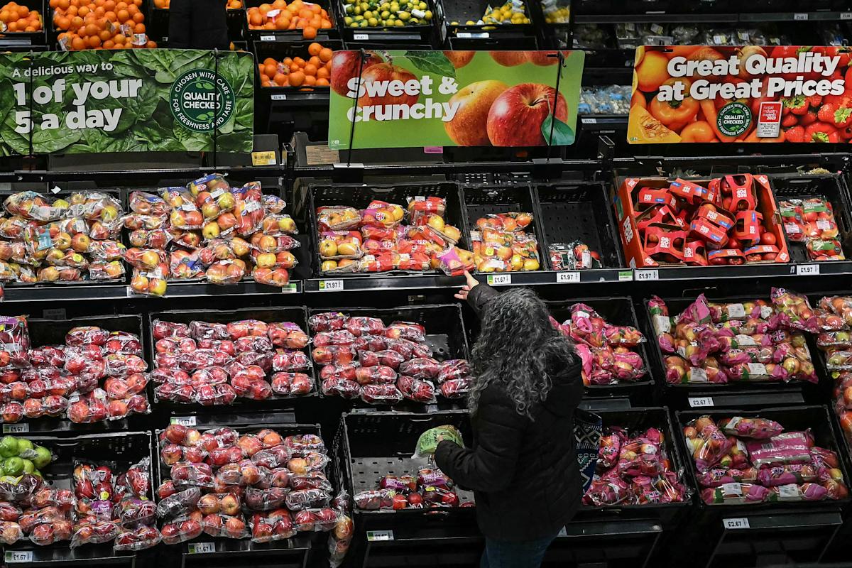 UK inflation rises for first time in five months in December