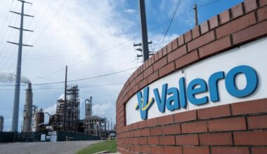 Exclusive-Valero buys Venezuelan oil cargo as part of Washington's deal with Caracas