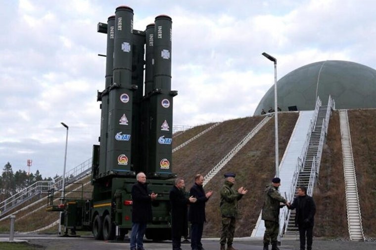 Germany signs for another $3.1 billion on Arrow deal, taking total to more than $6.5 billion