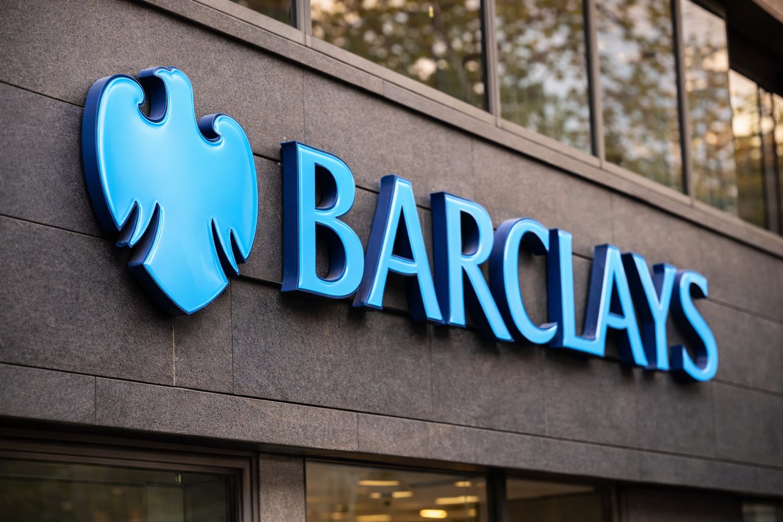 Barclays share price ends Friday higher as UK banks rally — what to watch before results week
