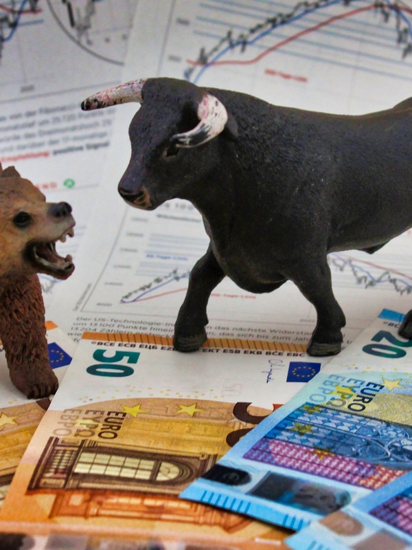 Quiet grind higher as Wall Street leans bullish on regulated growth and LNG upside