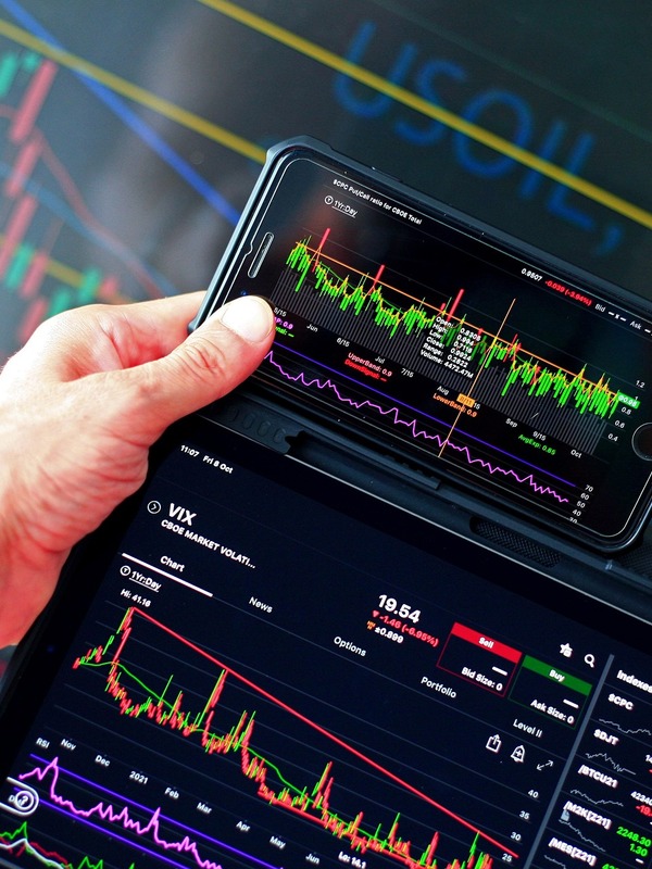 Refining Giant Tests New Highs as Wall Street Turns Even More Bullish