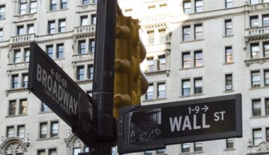 Can Cloud Analytics Momentum Outrun Market Jitters?