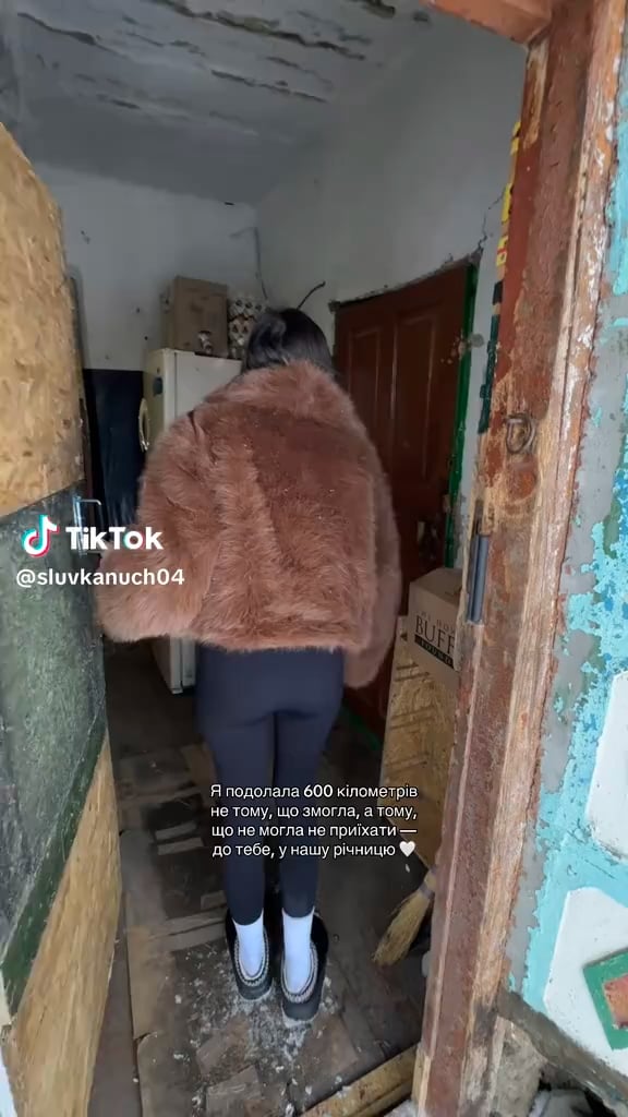 A Ukrainian lady traveled 600 km to spend some time with with her husband on their anniversary day