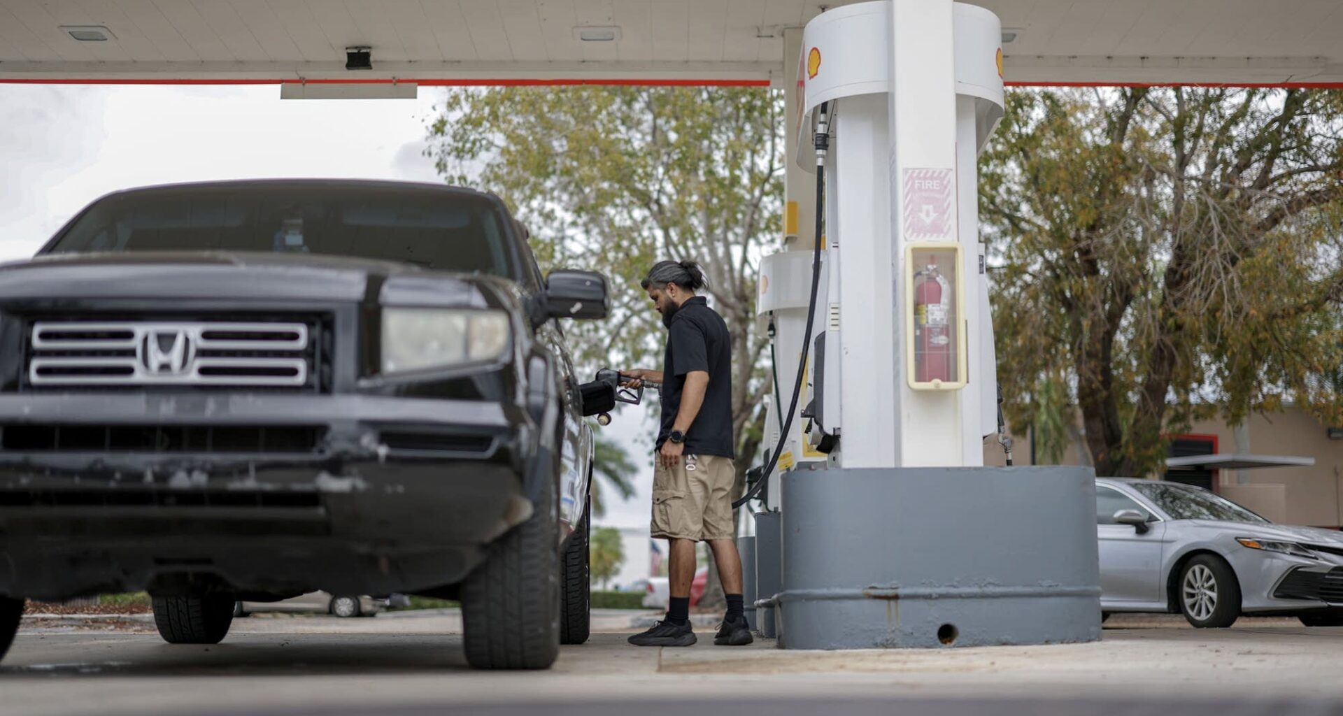 “Consumers should expect gasoline prices to be 10% to 15% lower in 2026 than they were in 2025,” said energy expert Doug Terreson.