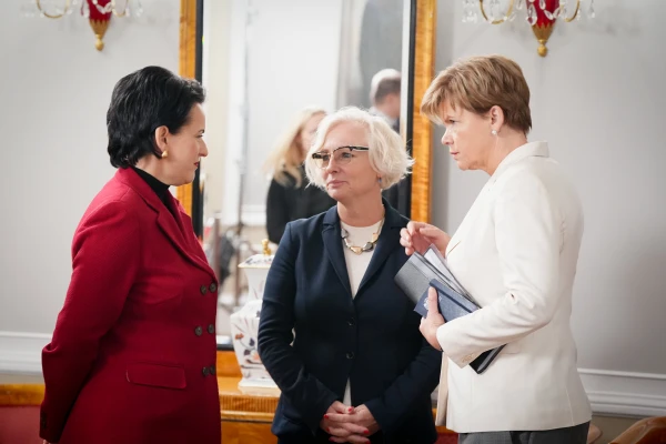 De Facto, Latvia's Power Remains with Only 34 Votes out of 100